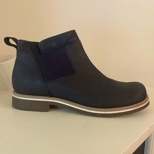 Women’s Chaco size 8. Chelsea ankle boots